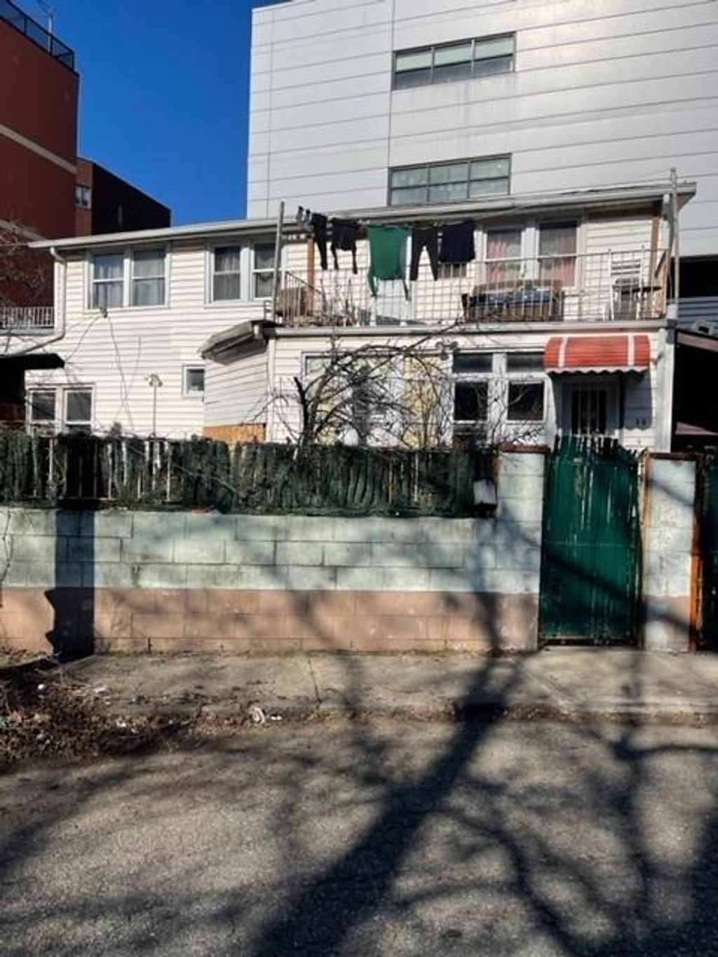 Photo of 38 Brighton 2nd Place, Brooklyn, NY 11235 (MLS # 498376)