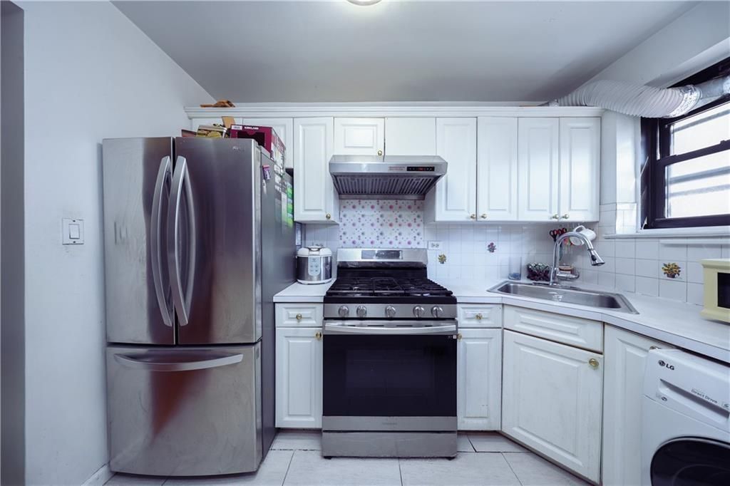 Photo of 2705 Kings Highway #4A, Brooklyn, NY 11229 (MLS # 497247)