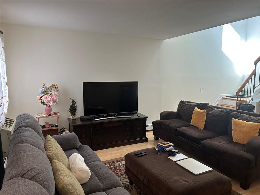 Photo of 165A LAMPED Loop #165A, Staten Island, NY 10314 (MLS # 502769)