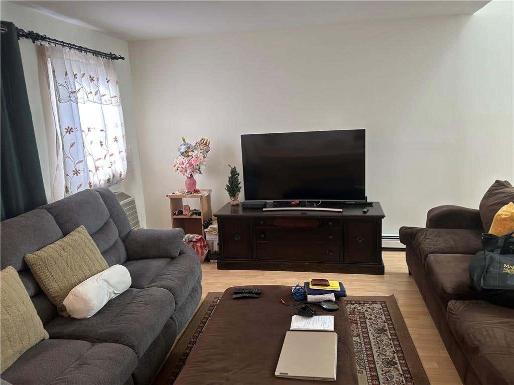 Photo of 165A LAMPED Loop #165A, Staten Island, NY 10314 (MLS # 502769)