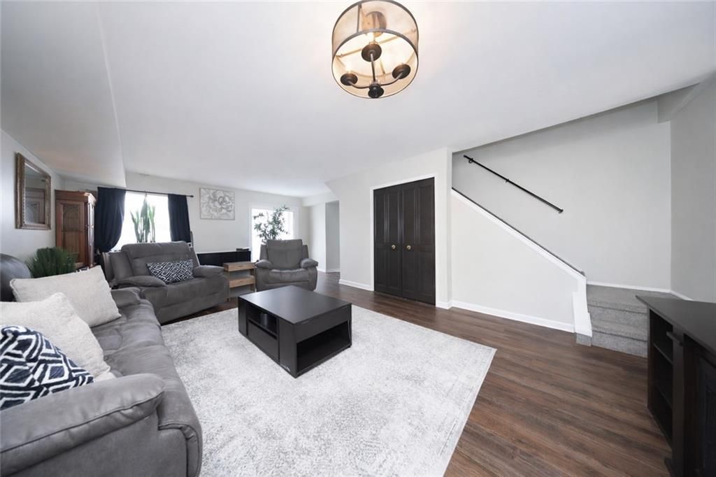 Photo of 15 Stratford Court #1, Staten Island, NY 10314 (MLS # 500040)