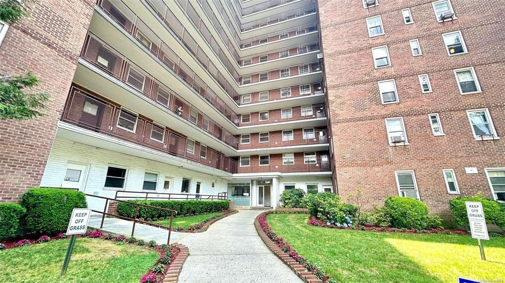 97-40 62nd Drive #9K, Rego Park, New York image 2