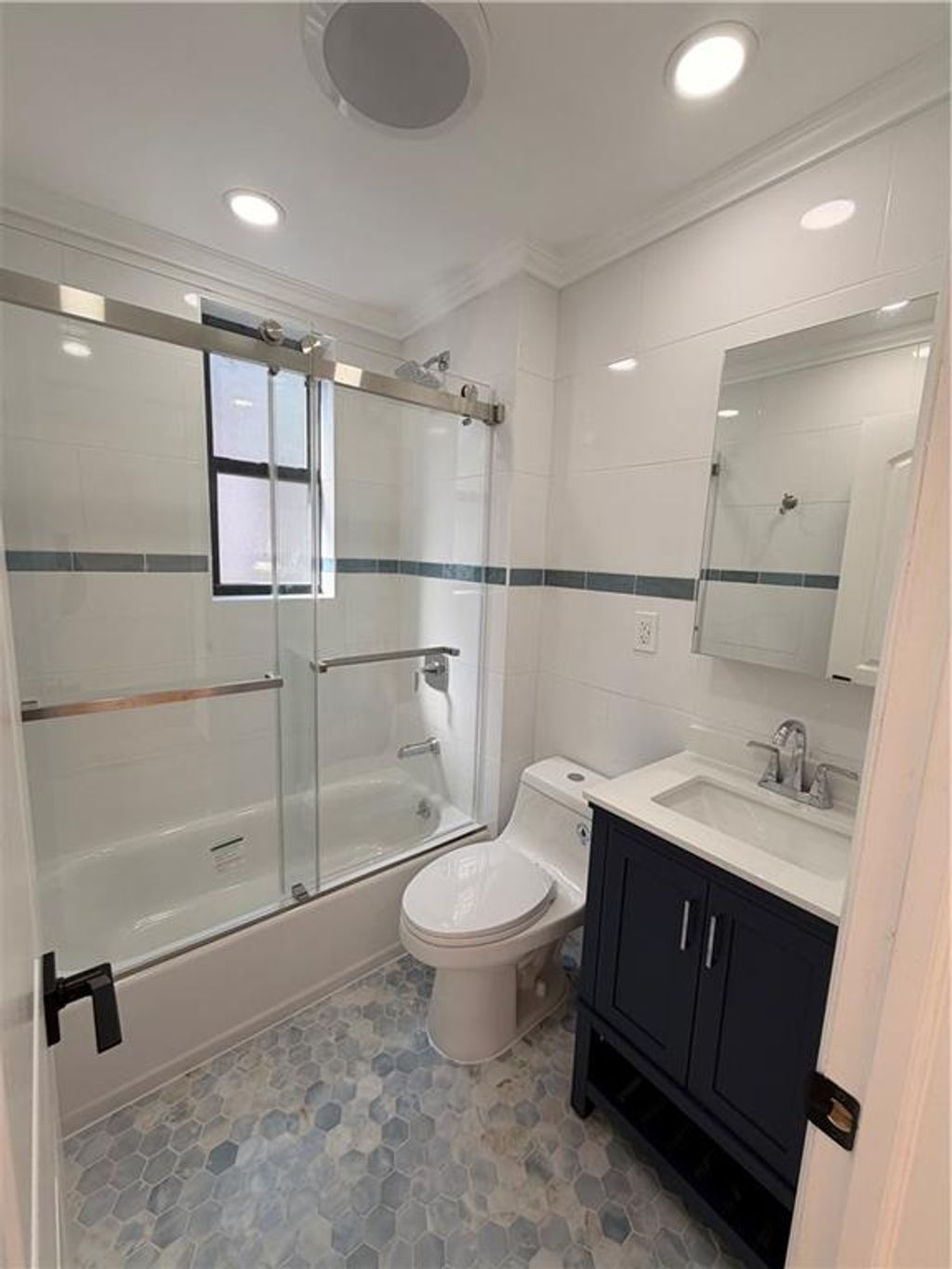 Photo of 550 Jamaica Avenue, Brooklyn, NY 11208 (MLS # 500212)