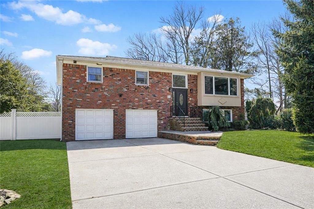 Photo of 24 Pickersgill Avenue, Staten Island, NY 10305 (MLS # 499979)