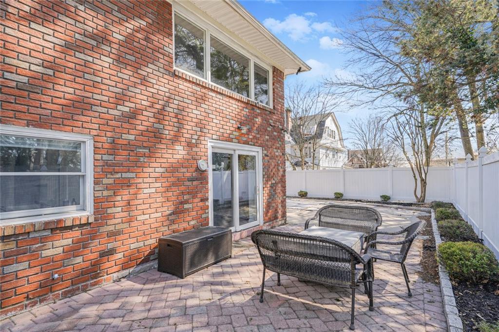 24 Pickersgill Ave, Staten Island, NY, 10305, USA, 4 Bedrooms Bedrooms, ,3 BathroomsBathrooms,Residential,Pending,24 Pickersgill Ave,499979