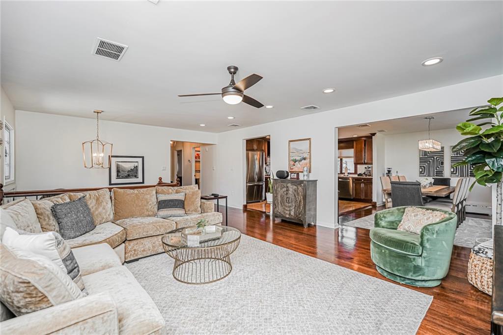 24 Pickersgill Ave, Staten Island, NY, 10305, USA, 4 Bedrooms Bedrooms, ,3 BathroomsBathrooms,Residential,Pending,24 Pickersgill Ave,499979