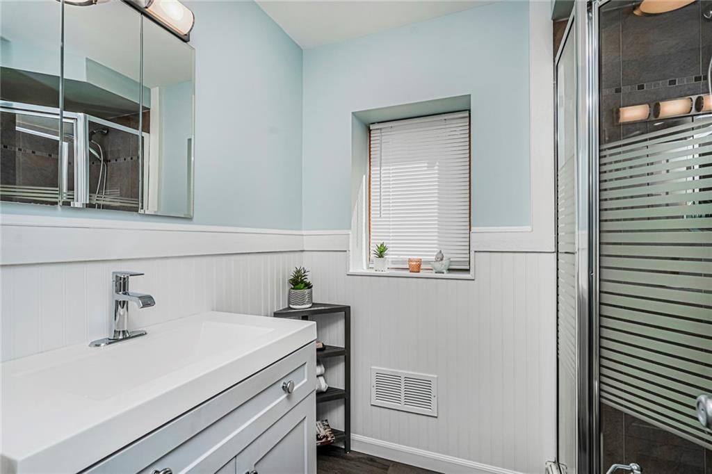 24 Pickersgill Ave, Staten Island, NY, 10305, USA, 4 Bedrooms Bedrooms, ,3 BathroomsBathrooms,Residential,Pending,24 Pickersgill Ave,499979