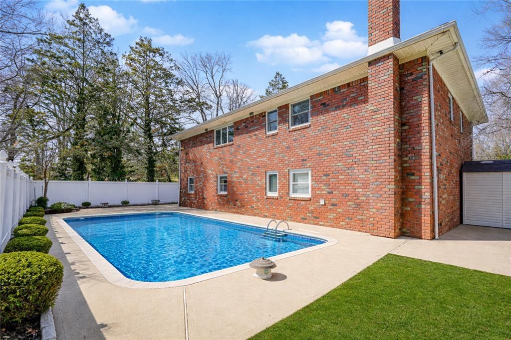24 Pickersgill Ave, Staten Island, NY, 10305, USA, 4 Bedrooms Bedrooms, ,3 BathroomsBathrooms,Residential,Pending,24 Pickersgill Ave,499979
