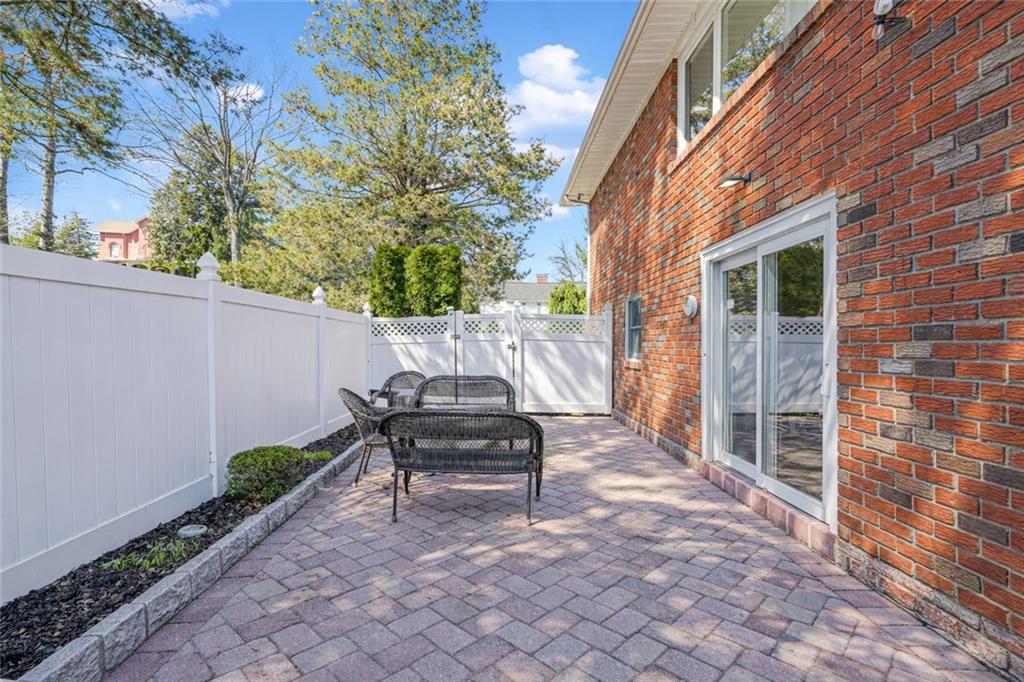 24 Pickersgill Ave, Staten Island, NY, 10305, USA, 4 Bedrooms Bedrooms, ,3 BathroomsBathrooms,Residential,Pending,24 Pickersgill Ave,499979