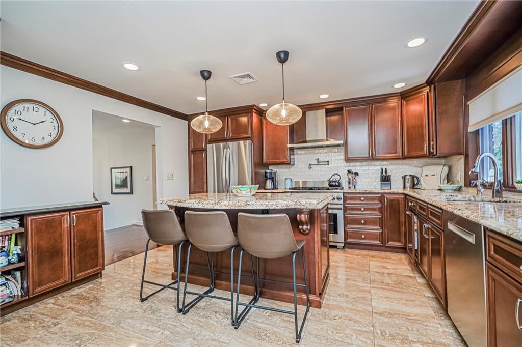 24 Pickersgill Ave, Staten Island, NY, 10305, USA, 4 Bedrooms Bedrooms, ,3 BathroomsBathrooms,Residential,Pending,24 Pickersgill Ave,499979