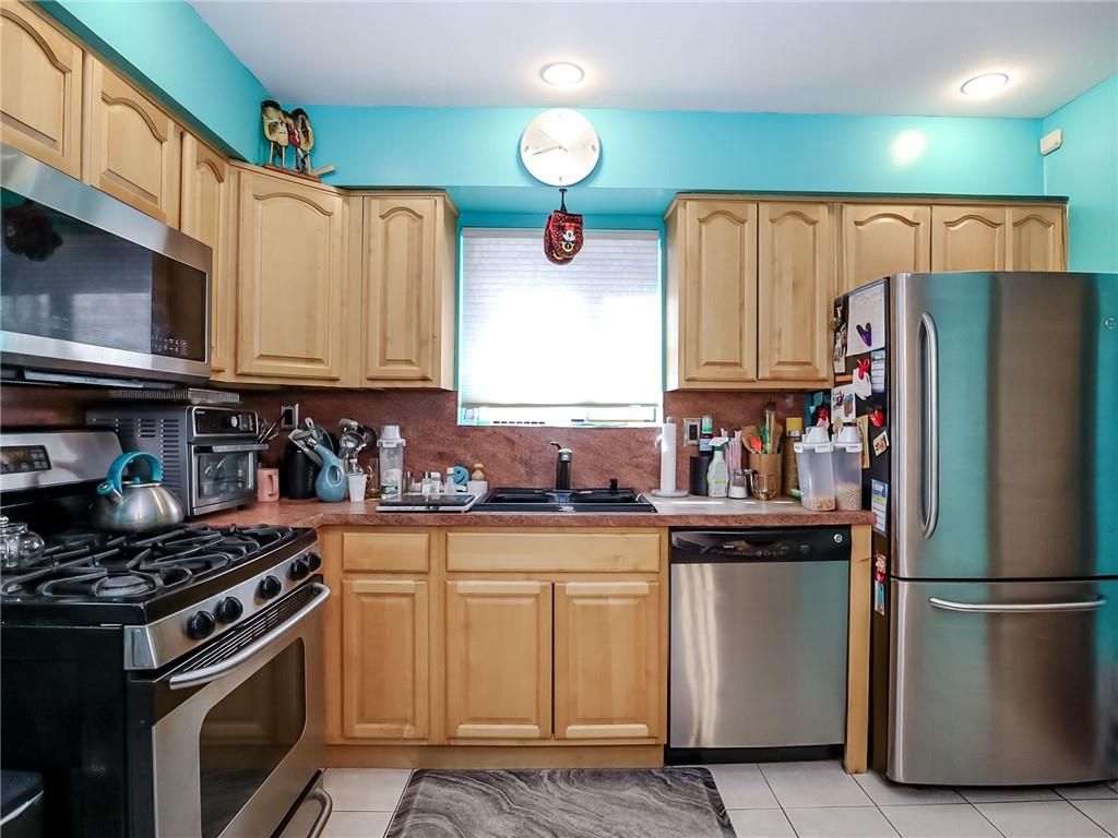 Photo of 32 McCormick Place, Staten Island, NY 10305 (MLS # 499603)