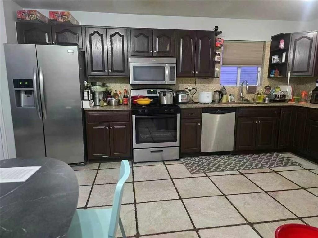 Photo of 21 Bentley Lane, Staten Island, NY 10307 (MLS # 500735)