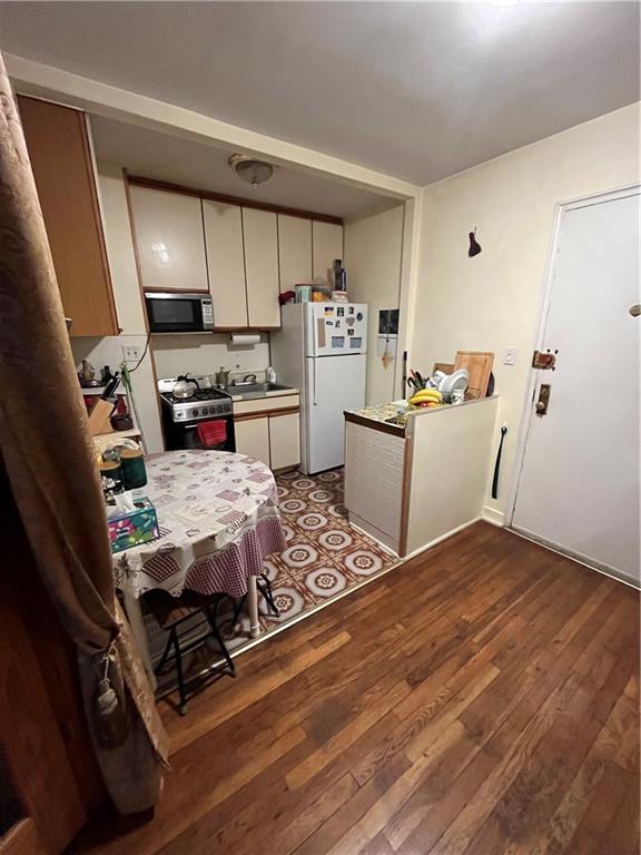 2727 Ocean Parkway #F30, New York, New York image 7