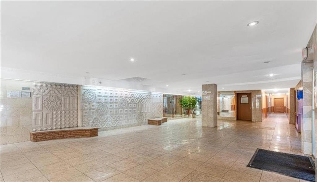 2727 Ocean Parkway #F30, New York, New York image 2