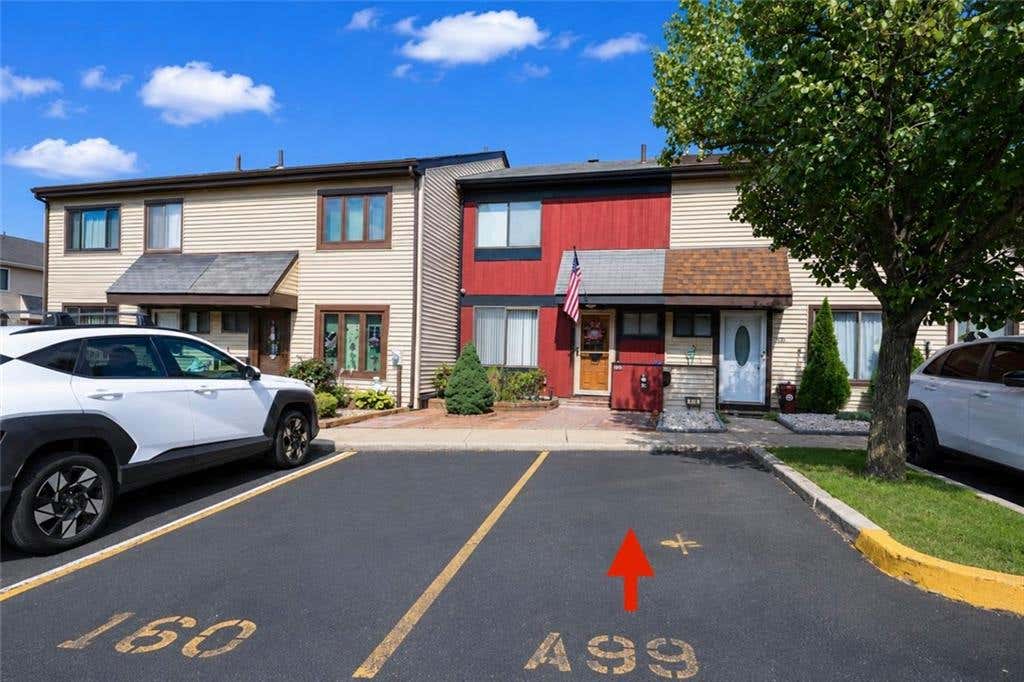 Photo of 99 Arrowood Court, Staten Island, NY 10309 (MLS # 504040)