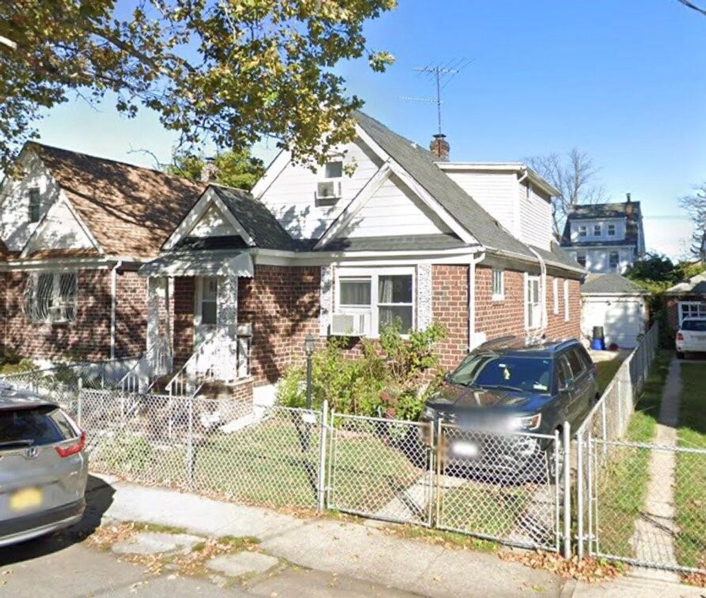 Photo of 11923 200th Street, Queens, NY 11412 (MLS # 499943)