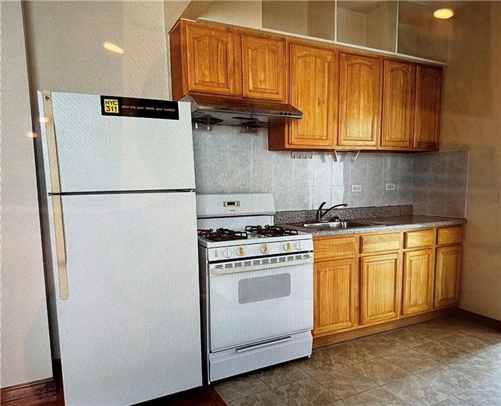 Photo of 6610 17th Avenue, Brooklyn, NY 11204 (MLS # 499282)