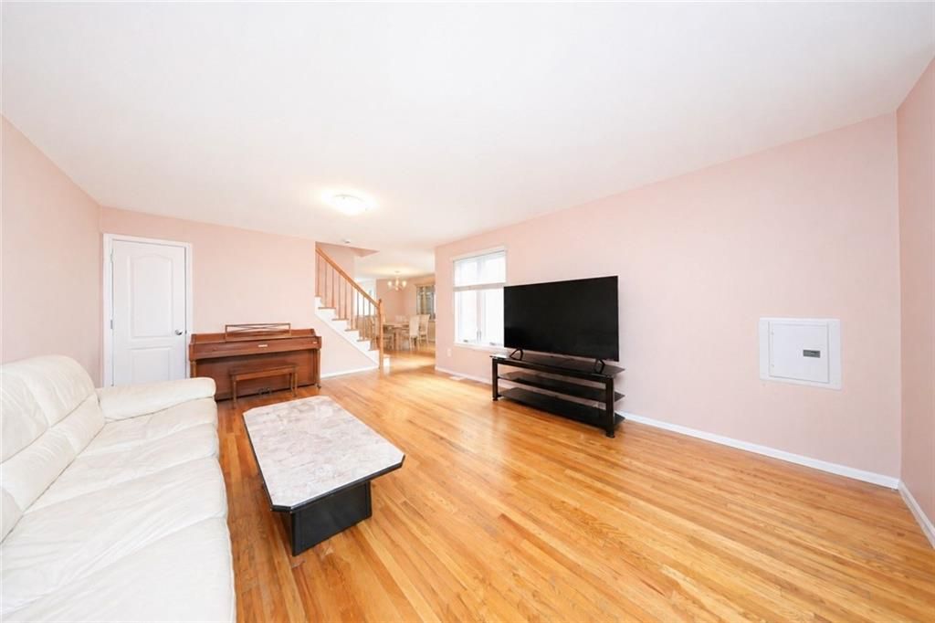 Photo of 136 Erika Loop, Staten Island, NY 10312 (MLS # 500986)