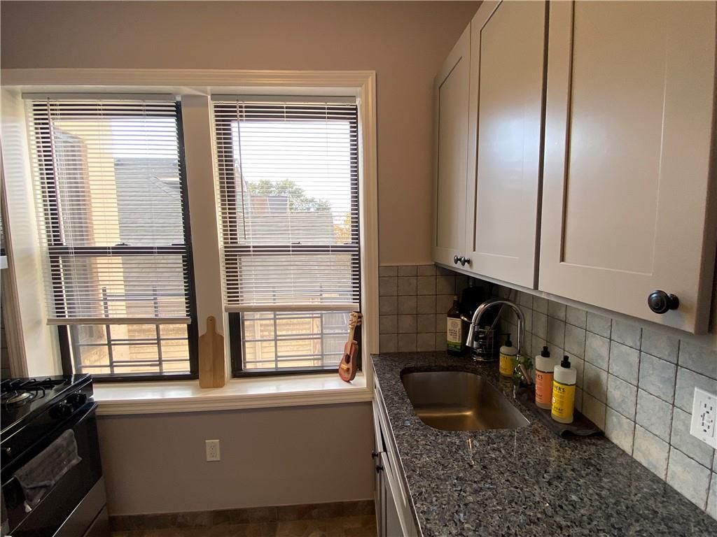 Photo of 2 Nicholas Street #3F, Staten Island, NY 10301 (MLS # 497863)
