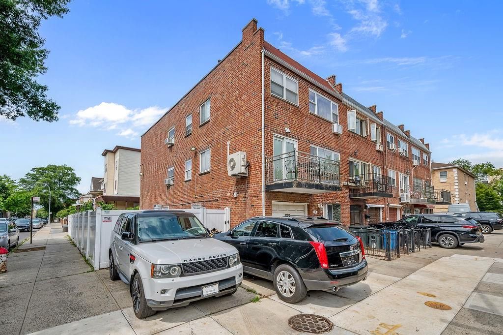 Photo of 46 Rutherford Place, Brooklyn, NY 11214 (MLS # 494212)