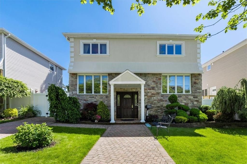 Photo of 99 Connor Avenue, Staten Island, NY 10314 (MLS # 501552)