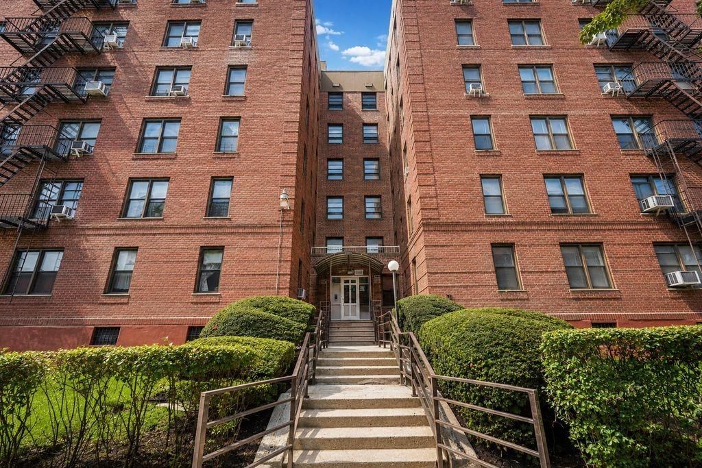 Photo of 2650 13th Street #1D, Brooklyn, NY 11235 (MLS # 501560)