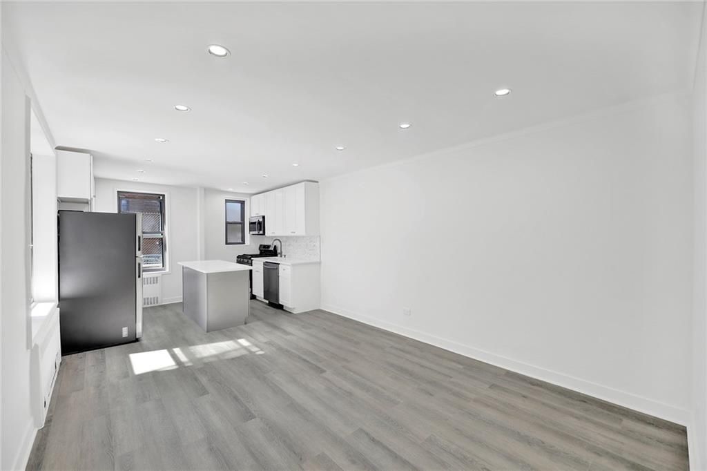 Photo of 61 Oliver Street #1T, Brooklyn, NY 11209 (MLS # 500800)
