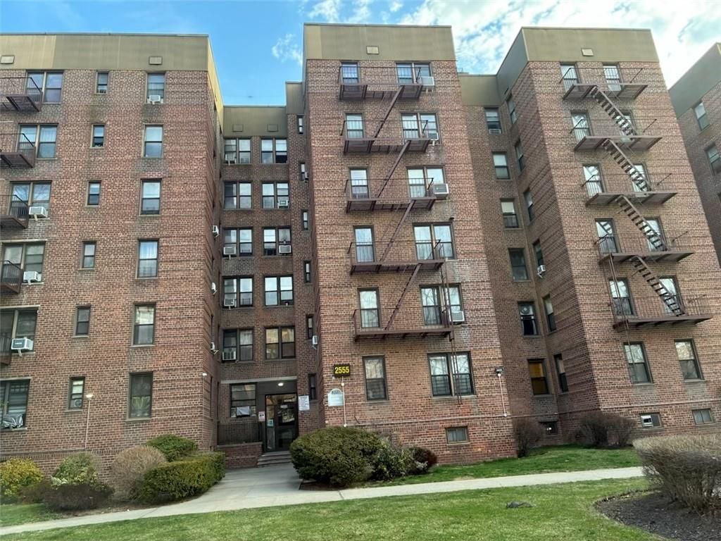 Photo of 2555 Batchelder Street #6B, Brooklyn, NY 11235 (MLS # 499996)