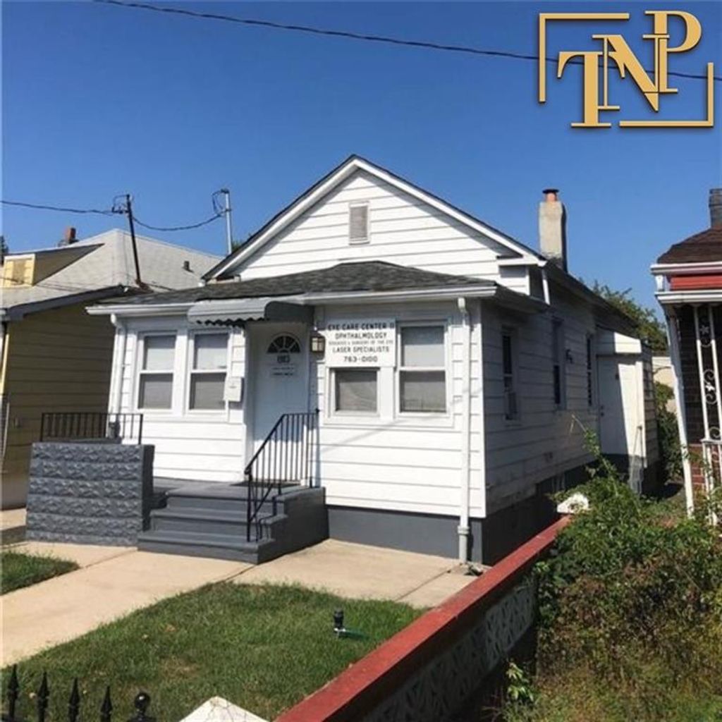 Photo of 1983 Rockaway Parkway, Brooklyn, NY 11236 (MLS # 490412)