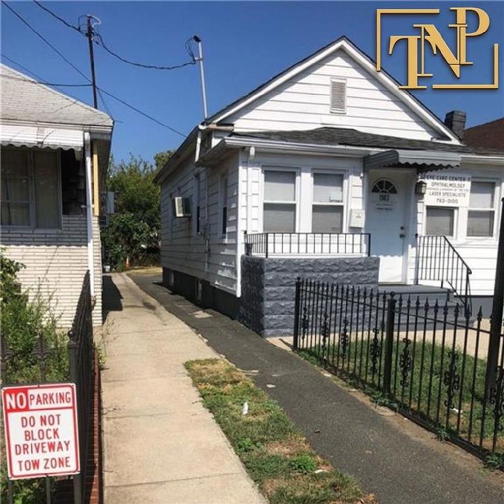 Photo of 1983 Rockaway Parkway, Brooklyn, NY 11236 (MLS # 490412)