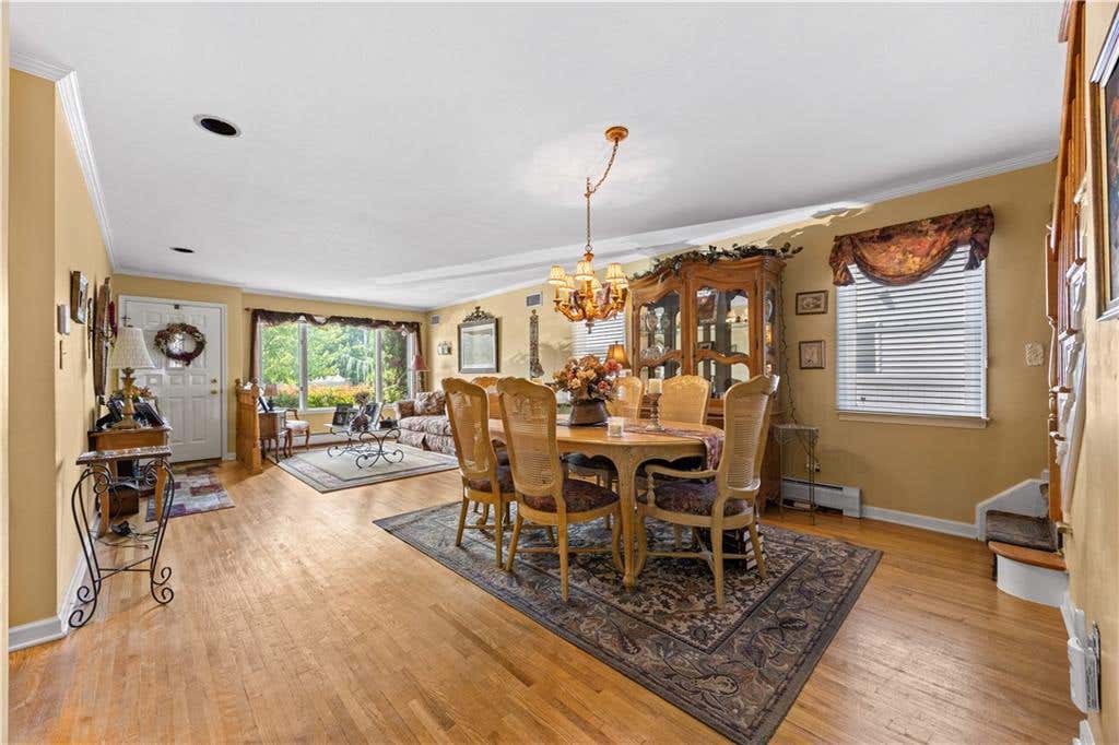 Photo of 4711 Hylan Boulevard, Staten Island, NY 10312 (MLS # 503249)