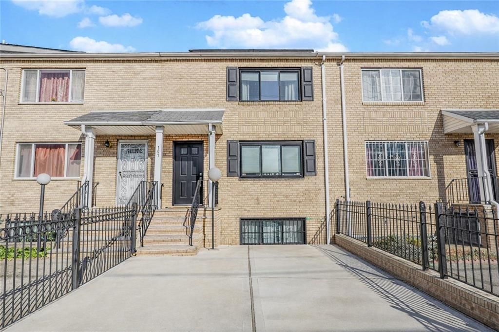 Photo of 101 Beach Street, Staten Island, NY 10304 (MLS # 498491)