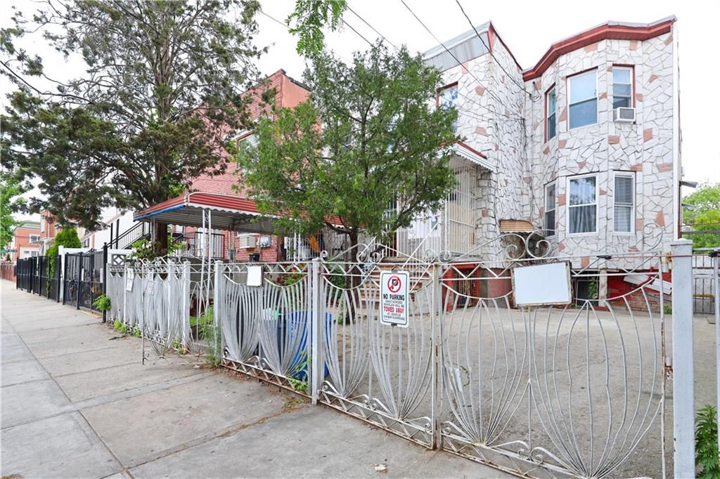 Photo of 243 Wyona Street, Brooklyn, NY 11207 (MLS # 492478)