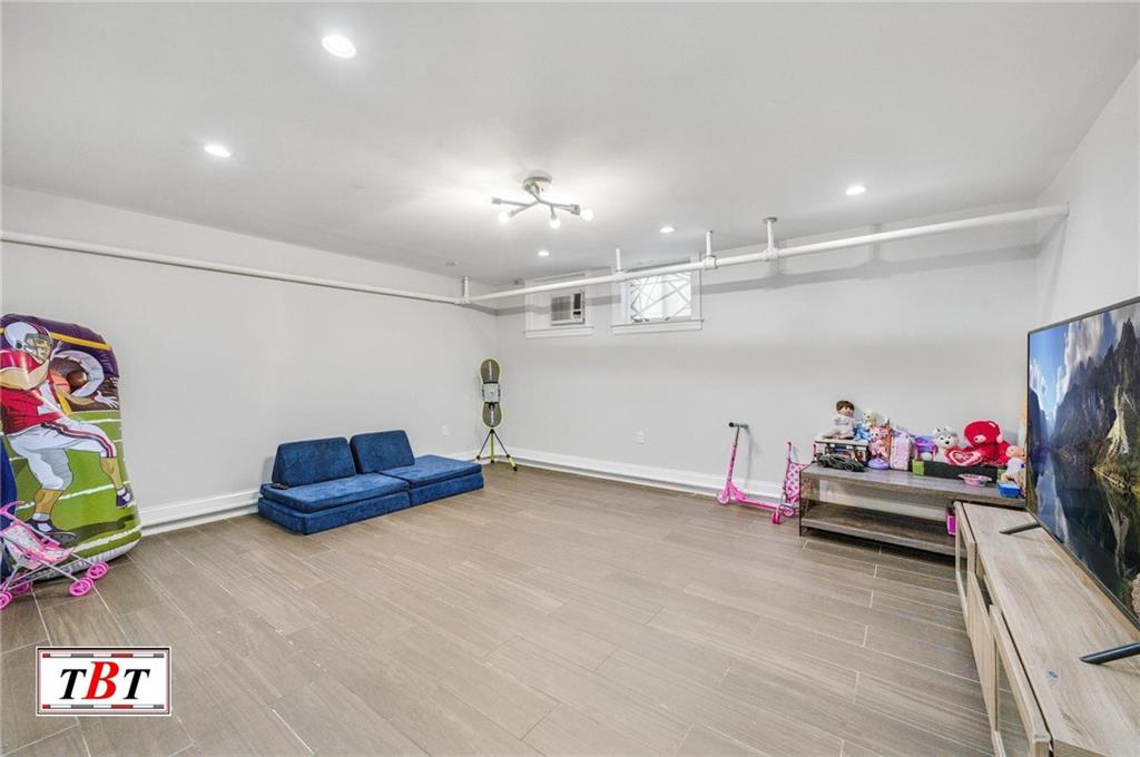 1674 Ryder Street, Brooklyn, New York image 32