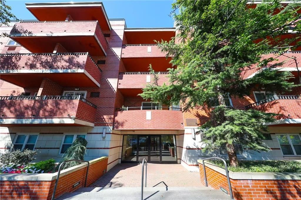 Photo of 9718 Ft Hamilton Parkway #4J, Brooklyn, NY 11209 (MLS # 496474)
