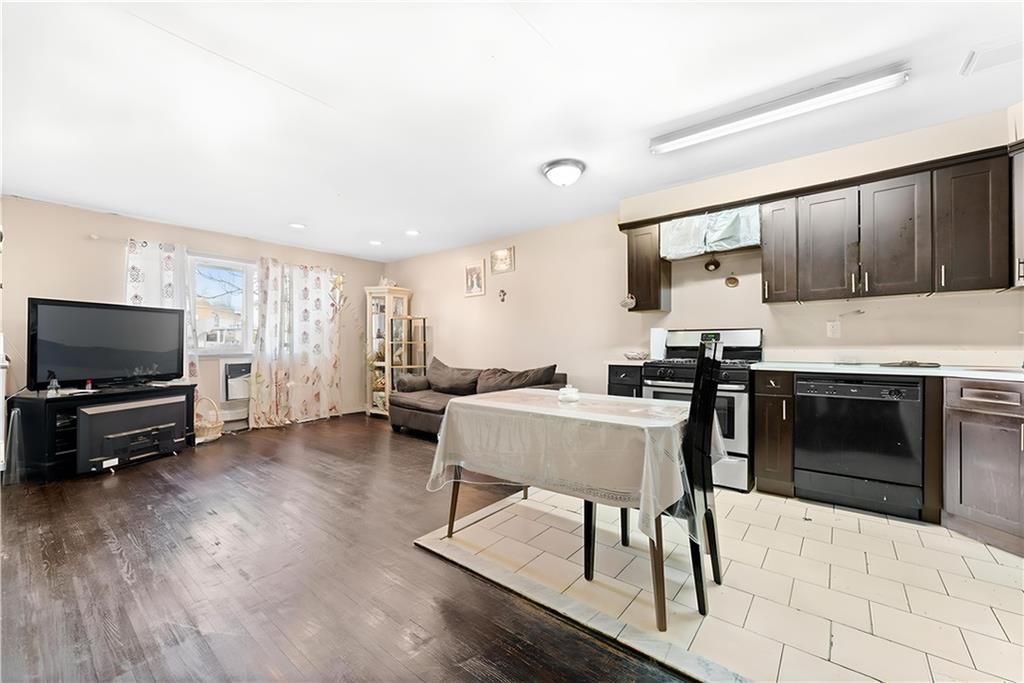 Photo of 1220 Avenue Y #OA, Brooklyn, NY 11235 (MLS # 495527)
