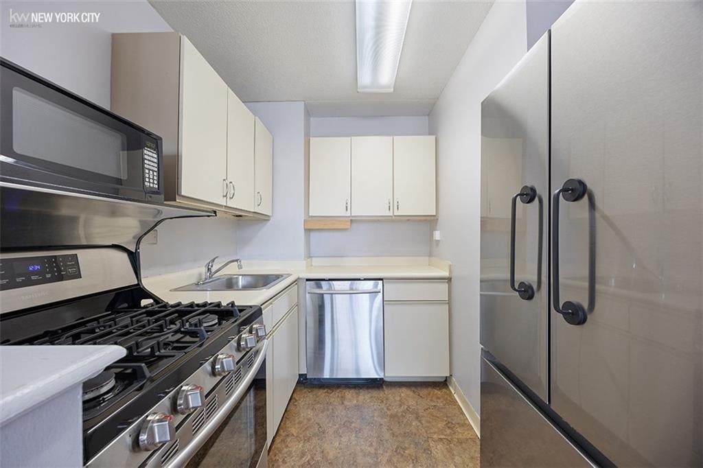 Photo of 300 110th Street #10K, New York, NY 10026 (MLS # 503806)