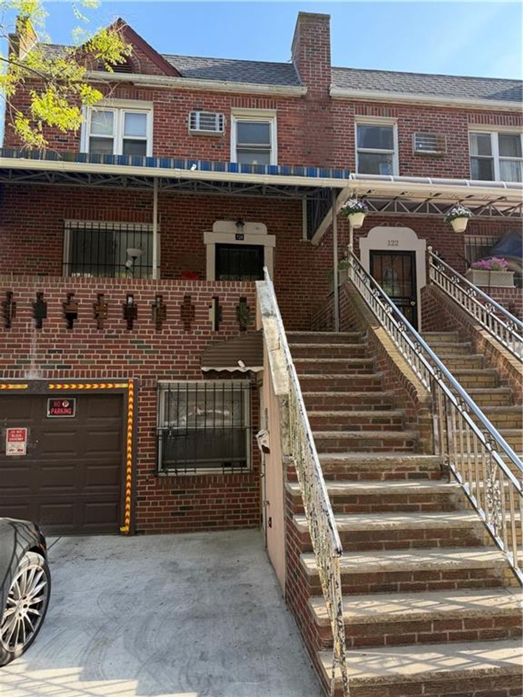 Photo of 124 Brightwater Court, Brooklyn, NY 11235 (MLS # 501220)