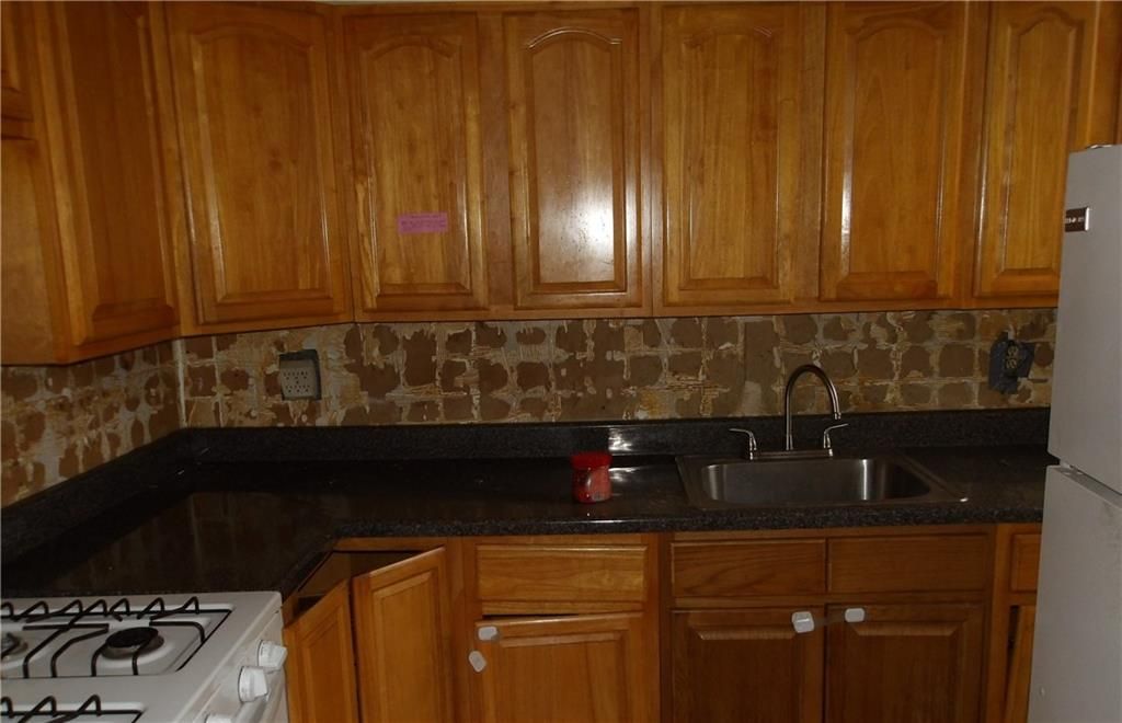 Photo of 260 Linden Boulevard #2F, Brooklyn, NY 11226 (MLS # 498716)