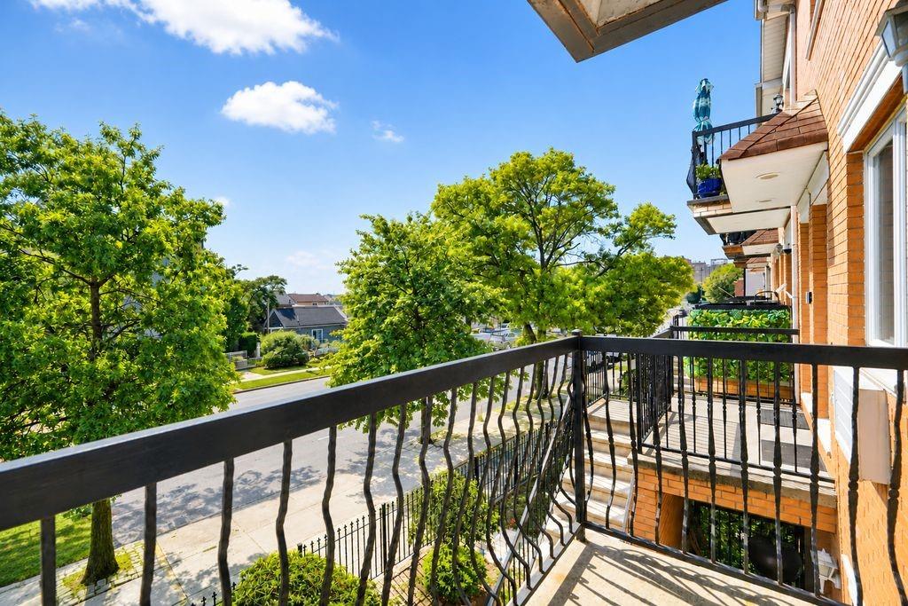 Photo of 3115 Emmons Avenue #4B, Brooklyn, NY 11235 (MLS # 505389)