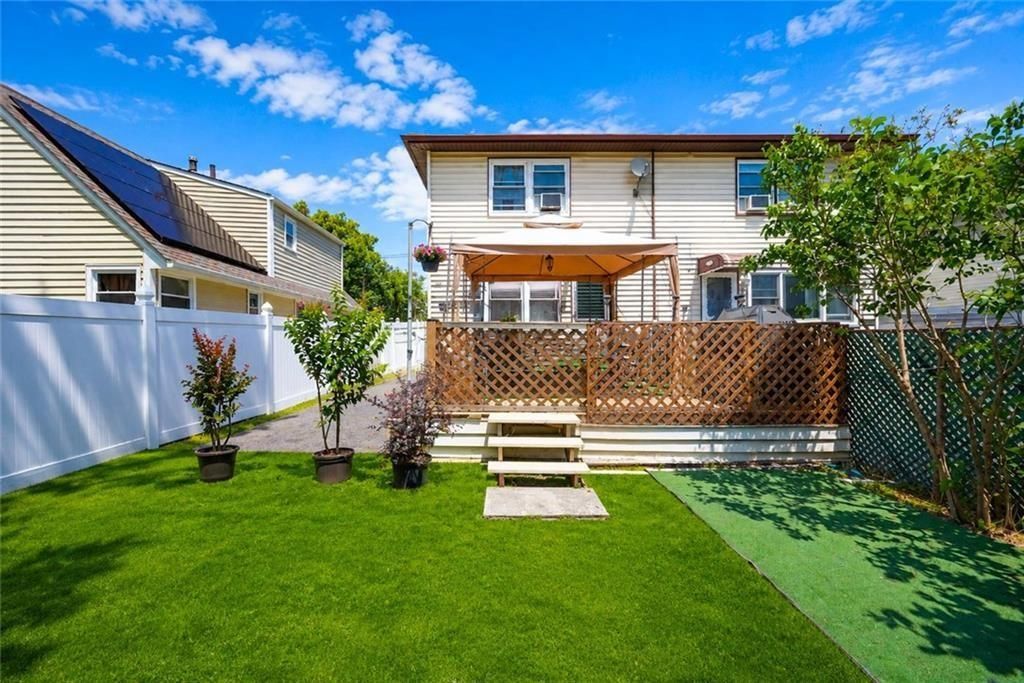 Photo of 176 Tysens Lane, Staten Island, NY 10306 (MLS # 503003)