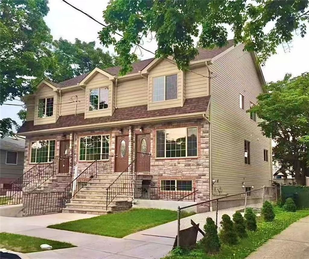 Photo of 469 Oder Avenue, Staten Island, NY 10304 (MLS # 500447)