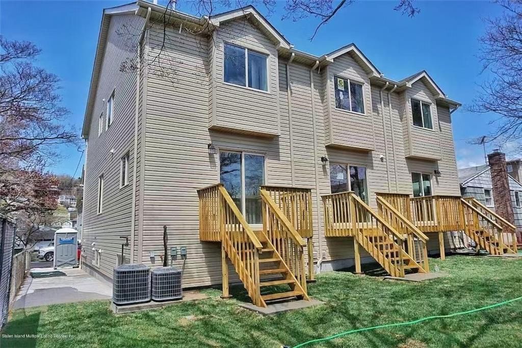 Photo of 469 Oder Avenue, Staten Island, NY 10304 (MLS # 500447)