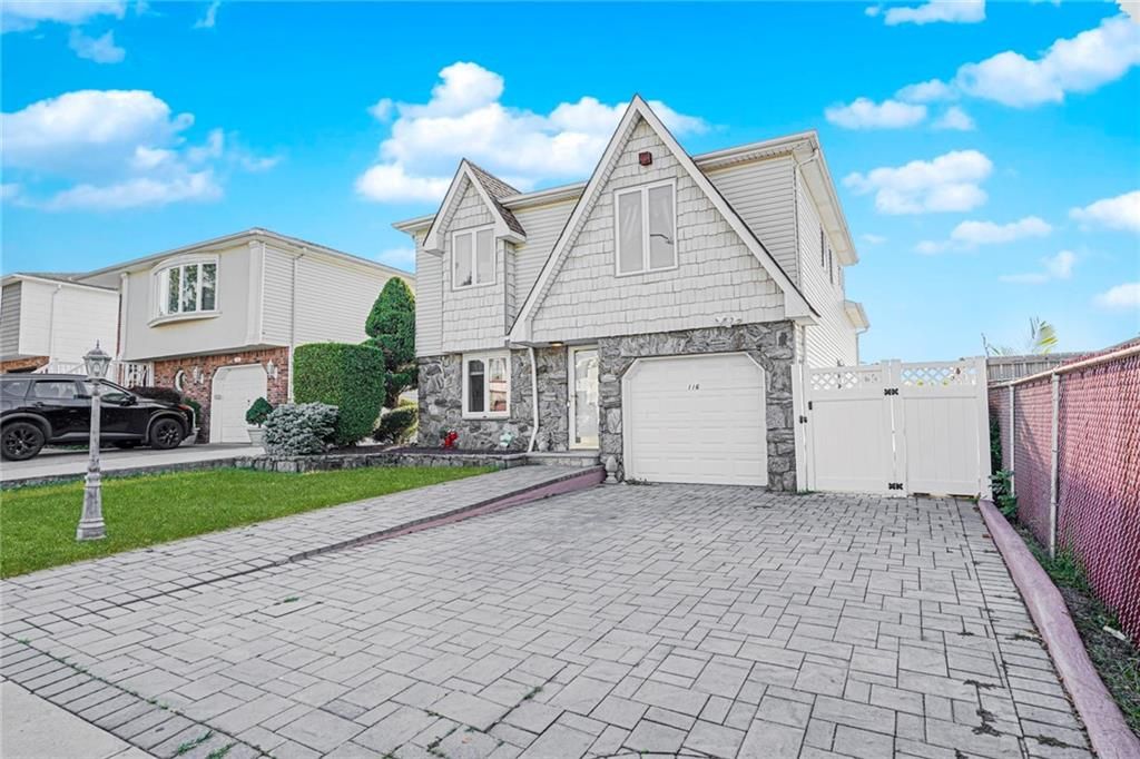 Photo of 116 Woehrle Avenue, Staten Island, NY 10312 (MLS # 496707)
