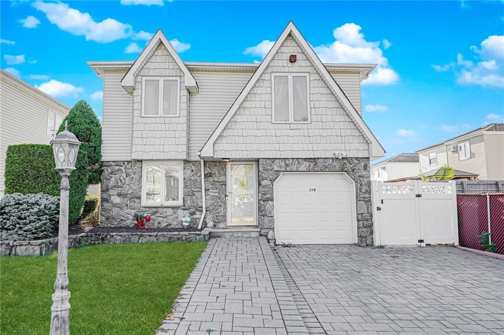 Photo of 116 Woehrle Avenue, Staten Island, NY 10312 (MLS # 496707)
