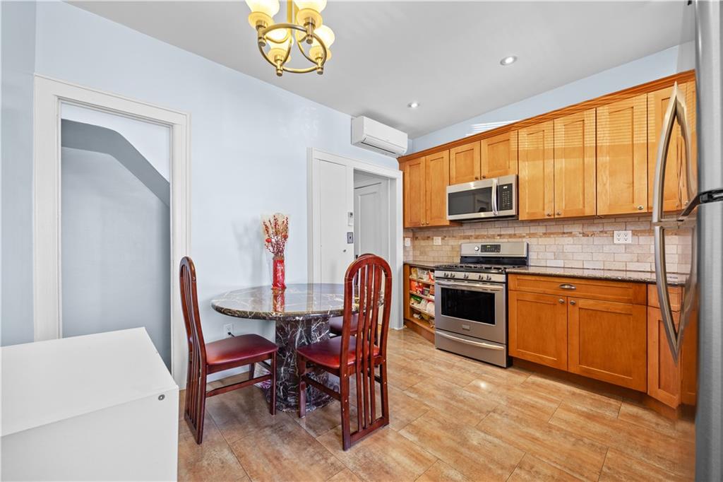 439 Marine Avenue, Brooklyn, New York image 6