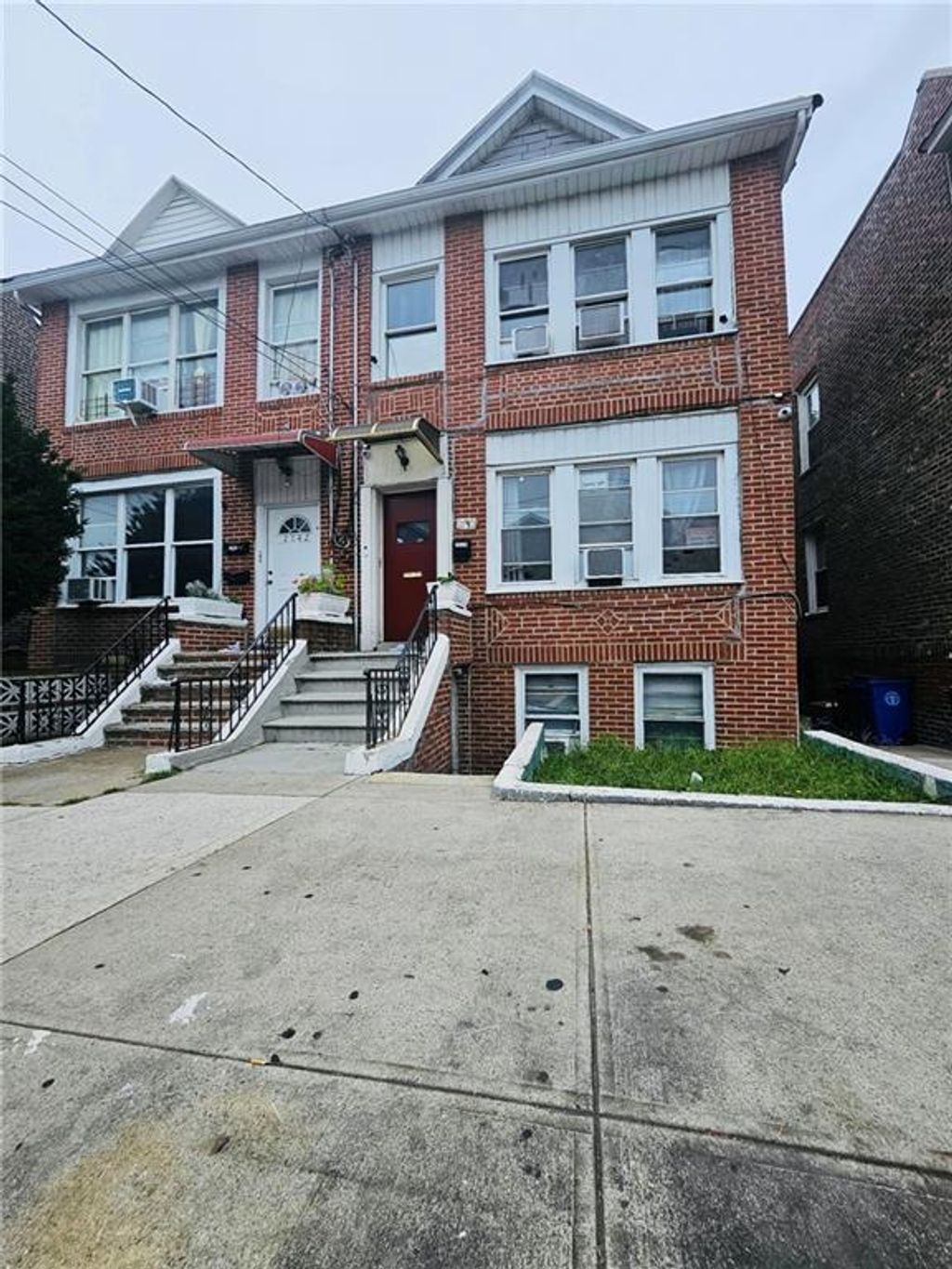 Photo of 2740 Brighton 7th Street, Brooklyn, NY 11235 (MLS # 495900)
