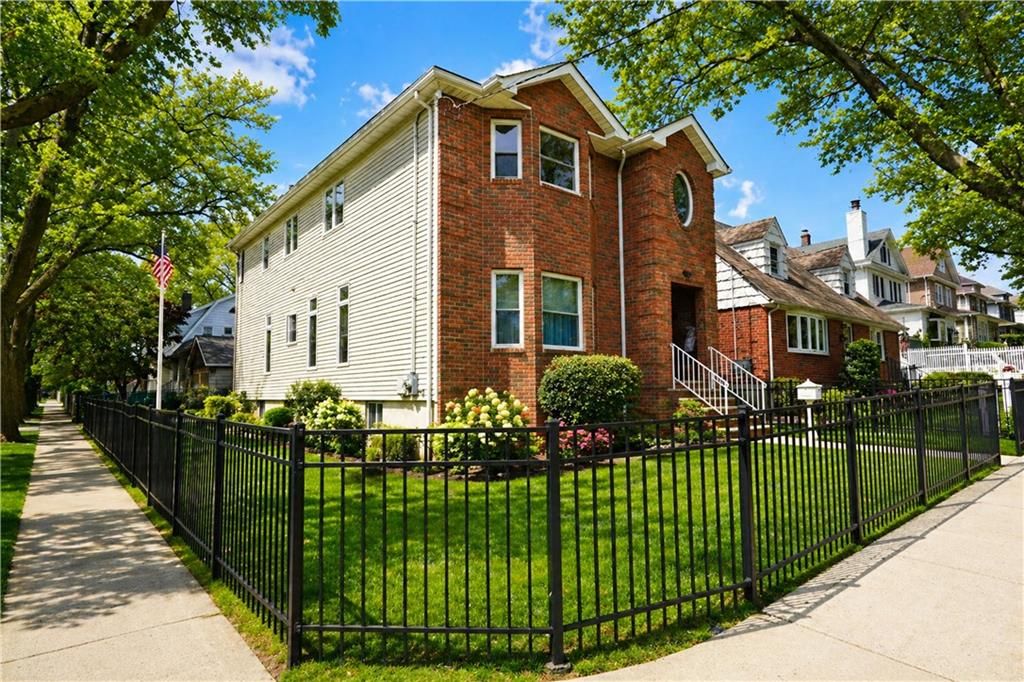Photo of 62 Coddington Avenue, Staten Island, NY 10306 (MLS # 501407)