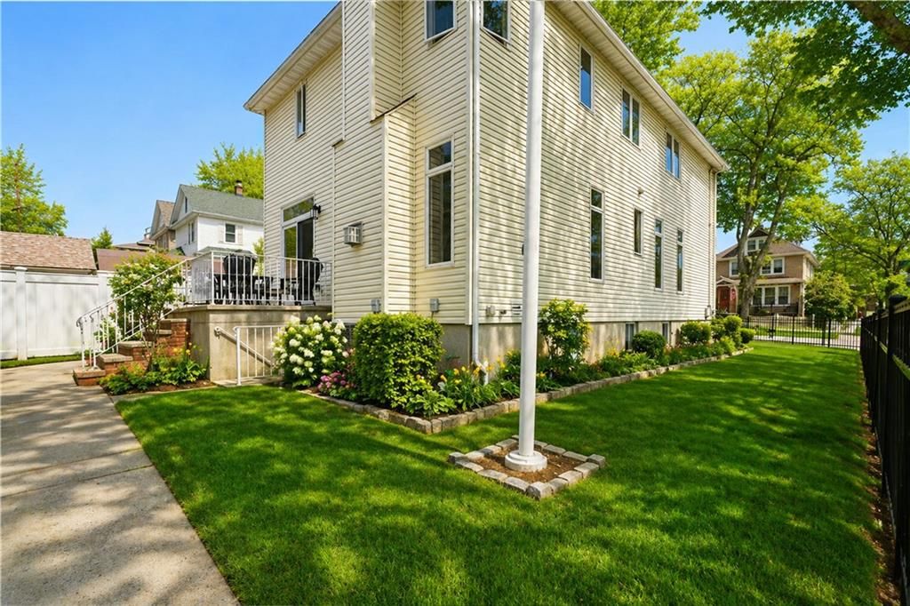 Photo of 62 Coddington Avenue, Staten Island, NY 10306 (MLS # 501407)