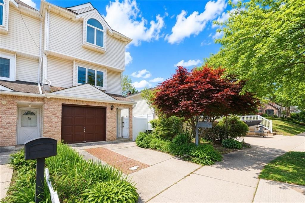 Photo of 60 Guyon Avenue, Staten Island, NY 10306 (MLS # 501418)